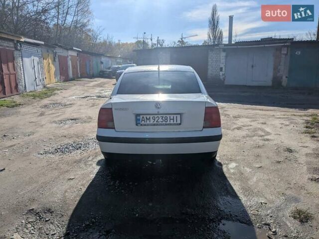 Серый Фольксваген Пассат, объемом двигателя 1.6 л и пробегом 450 тыс. км за 2500 $, фото 5 на Automoto.ua