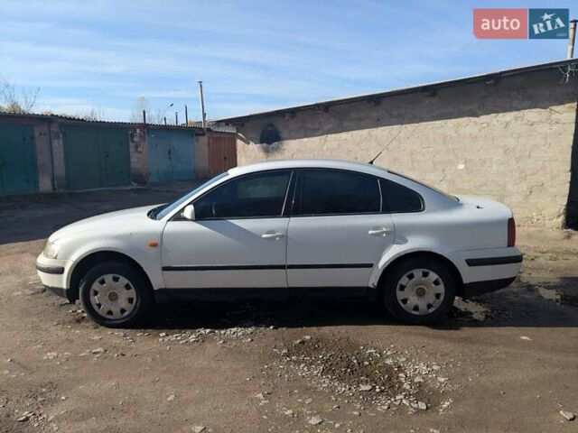 Серый Фольксваген Пассат, объемом двигателя 1.6 л и пробегом 450 тыс. км за 2500 $, фото 7 на Automoto.ua