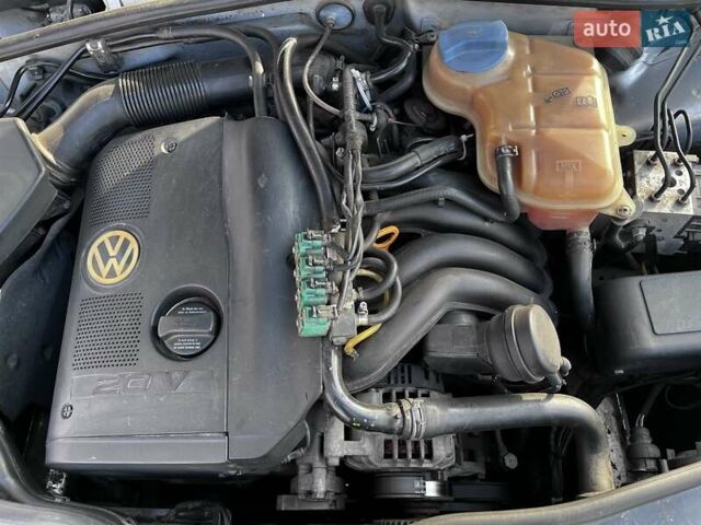 Серый Фольксваген Пассат, объемом двигателя 1.8 л и пробегом 310 тыс. км за 3800 $, фото 18 на Automoto.ua