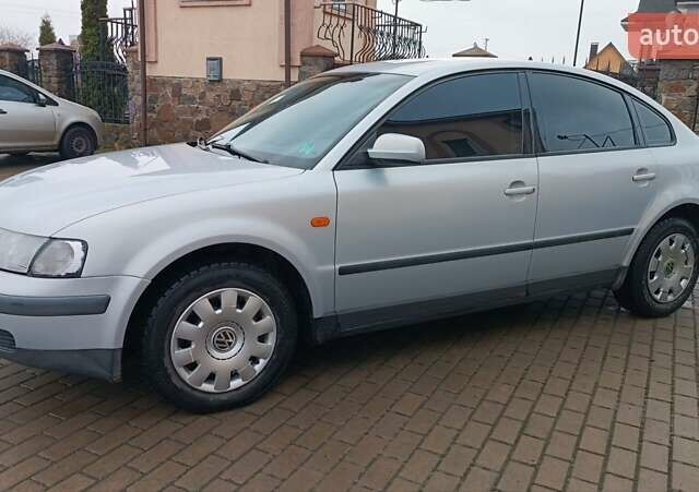 Серый Фольксваген Пассат, объемом двигателя 1.8 л и пробегом 272 тыс. км за 3350 $, фото 13 на Automoto.ua