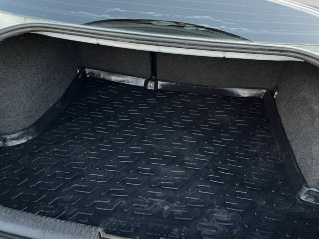 Сірий Фольксваген Пассат, об'ємом двигуна 1.8 л та пробігом 389 тис. км за 3200 $, фото 21 на Automoto.ua