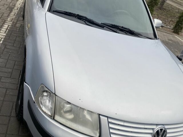 Серый Фольксваген Пассат, объемом двигателя 1.8 л и пробегом 300 тыс. км за 3000 $, фото 3 на Automoto.ua