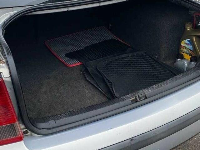 Сірий Фольксваген Пассат, об'ємом двигуна 1.8 л та пробігом 370 тис. км за 3500 $, фото 6 на Automoto.ua