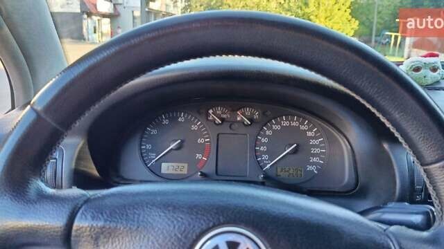 Серый Фольксваген Пассат, объемом двигателя 1.8 л и пробегом 352 тыс. км за 3300 $, фото 4 на Automoto.ua