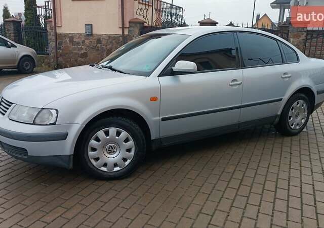 Серый Фольксваген Пассат, объемом двигателя 1.8 л и пробегом 272 тыс. км за 3350 $, фото 8 на Automoto.ua