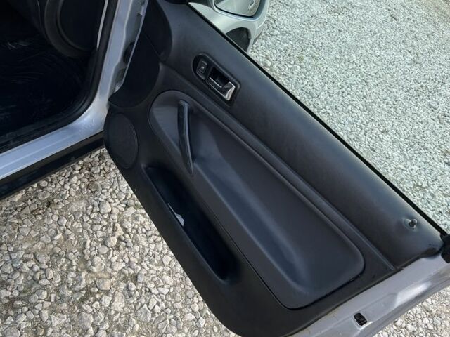 Сірий Фольксваген Пассат, об'ємом двигуна 1.8 л та пробігом 389 тис. км за 3200 $, фото 14 на Automoto.ua