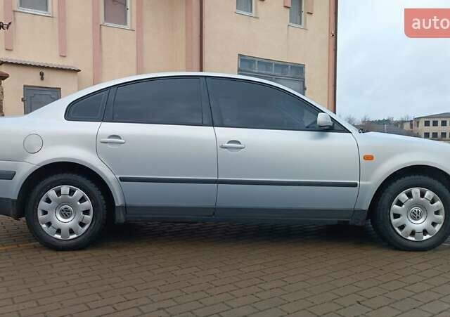 Серый Фольксваген Пассат, объемом двигателя 1.8 л и пробегом 272 тыс. км за 3350 $, фото 25 на Automoto.ua