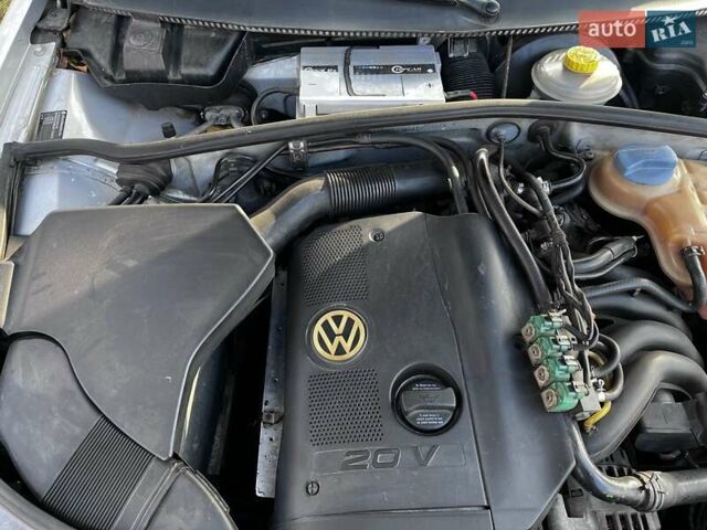 Серый Фольксваген Пассат, объемом двигателя 1.8 л и пробегом 310 тыс. км за 3800 $, фото 1 на Automoto.ua