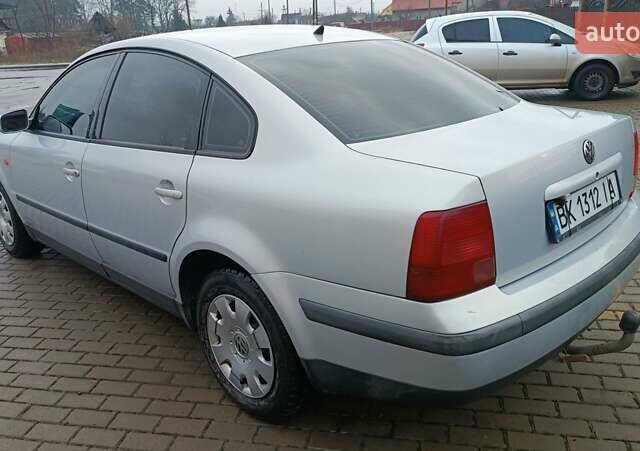 Серый Фольксваген Пассат, объемом двигателя 1.8 л и пробегом 272 тыс. км за 3350 $, фото 17 на Automoto.ua