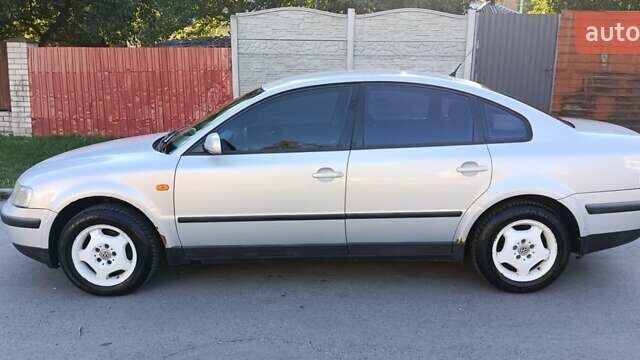 Серый Фольксваген Пассат, объемом двигателя 1.8 л и пробегом 352 тыс. км за 3300 $, фото 5 на Automoto.ua