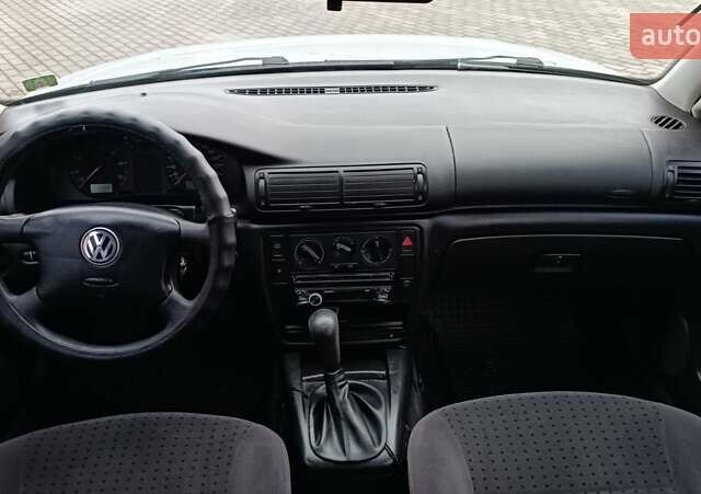 Серый Фольксваген Пассат, объемом двигателя 1.8 л и пробегом 272 тыс. км за 3350 $, фото 71 на Automoto.ua
