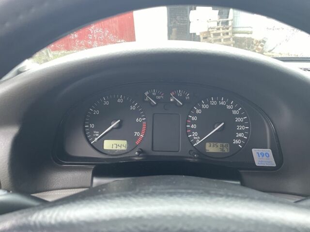 Серый Фольксваген Пассат, объемом двигателя 1.8 л и пробегом 335 тыс. км за 4500 $, фото 6 на Automoto.ua