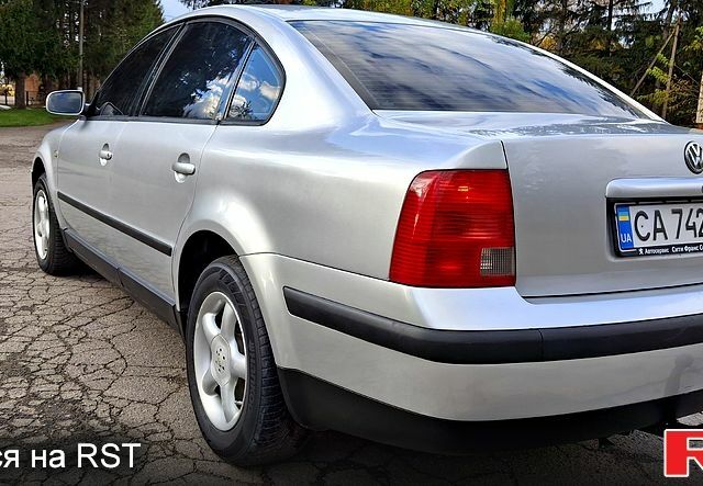Фольксваген Пассат 1998 в Умани на Automoto.ua Серый Фольксваген Пассат, объемом двигателя 1.9 л и пробегом 364 тыс. км за 3950 $, фото 2 на Automoto.ua