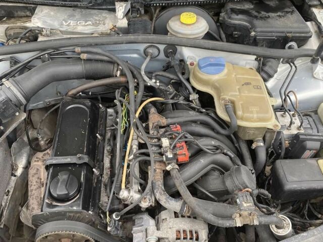 Серый Фольксваген Пассат, объемом двигателя 1.6 л и пробегом 111 тыс. км за 2200 $, фото 8 на Automoto.ua