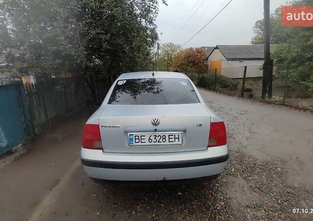 Серый Фольксваген Пассат, объемом двигателя 1.8 л и пробегом 250 тыс. км за 3200 $, фото 1 на Automoto.ua