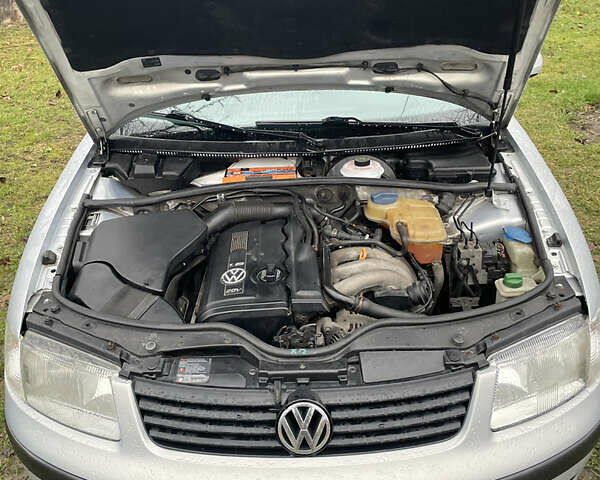 Серый Фольксваген Пассат, объемом двигателя 1.8 л и пробегом 335 тыс. км за 4500 $, фото 6 на Automoto.ua