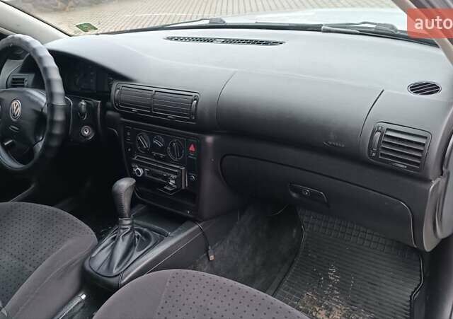 Серый Фольксваген Пассат, объемом двигателя 1.8 л и пробегом 272 тыс. км за 3350 $, фото 76 на Automoto.ua