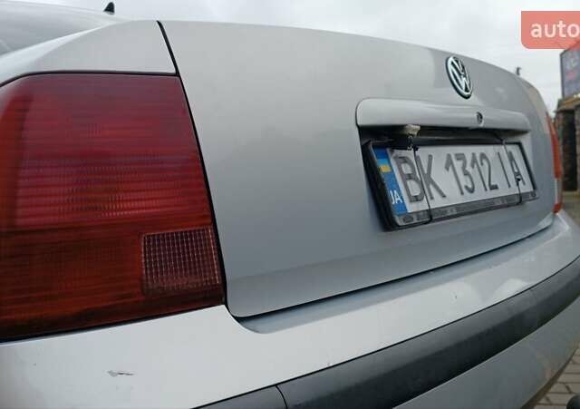 Серый Фольксваген Пассат, объемом двигателя 1.8 л и пробегом 272 тыс. км за 3350 $, фото 38 на Automoto.ua