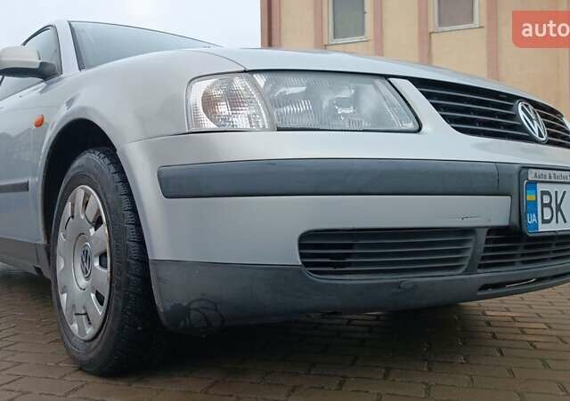 Серый Фольксваген Пассат, объемом двигателя 1.8 л и пробегом 272 тыс. км за 3350 $, фото 29 на Automoto.ua