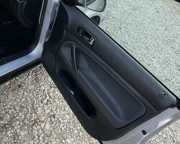 Сірий Фольксваген Пассат, об'ємом двигуна 1.8 л та пробігом 389 тис. км за 3200 $, фото 13 на Automoto.ua