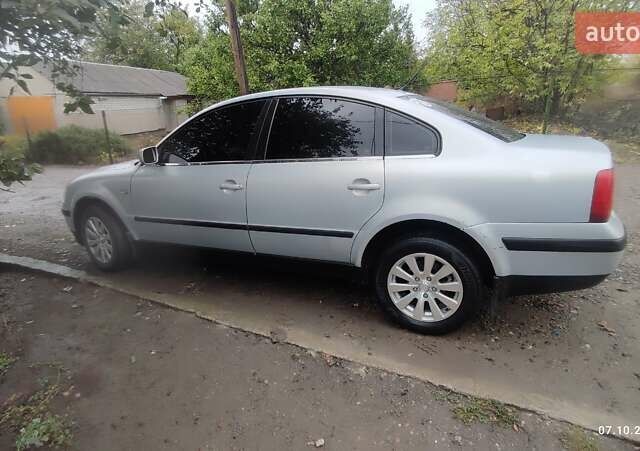 Серый Фольксваген Пассат, объемом двигателя 1.8 л и пробегом 250 тыс. км за 3200 $, фото 2 на Automoto.ua