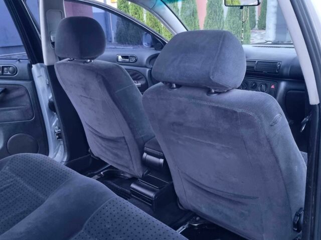 Серый Фольксваген Пассат, объемом двигателя 1.8 л и пробегом 365 тыс. км за 2650 $, фото 9 на Automoto.ua