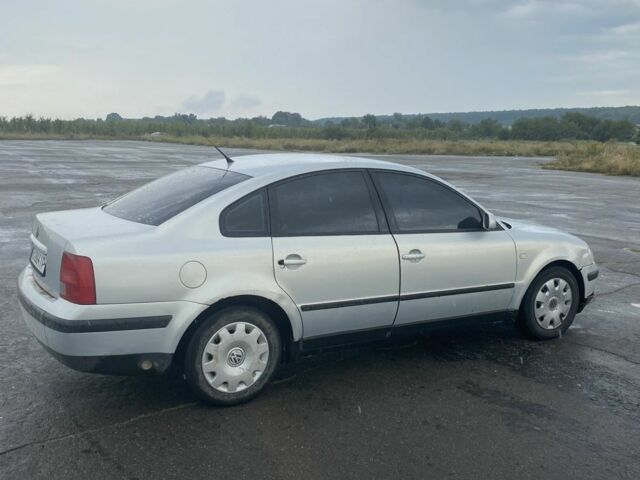 Серый Фольксваген Пассат, объемом двигателя 1.6 л и пробегом 111 тыс. км за 2200 $, фото 1 на Automoto.ua