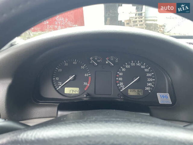 Серый Фольксваген Пассат, объемом двигателя 1.8 л и пробегом 335 тыс. км за 4500 $, фото 12 на Automoto.ua