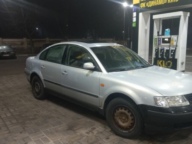 Сірий Фольксваген Пассат, об'ємом двигуна 1.6 л та пробігом 333 тис. км за 1750 $, фото 2 на Automoto.ua