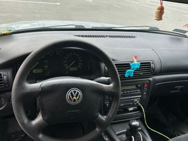 Серый Фольксваген Пассат, объемом двигателя 2 л и пробегом 300 тыс. км за 1550 $, фото 6 на Automoto.ua