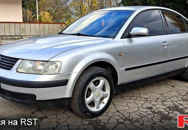 Фольксваген Пассат 1998 в Умани на Automoto.ua Серый Фольксваген Пассат, объемом двигателя 1.9 л и пробегом 364 тыс. км за 3950 $, фото 1 на Automoto.ua