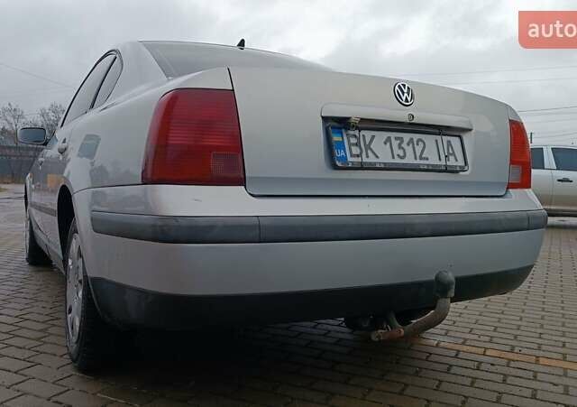 Серый Фольксваген Пассат, объемом двигателя 1.8 л и пробегом 272 тыс. км за 3350 $, фото 19 на Automoto.ua