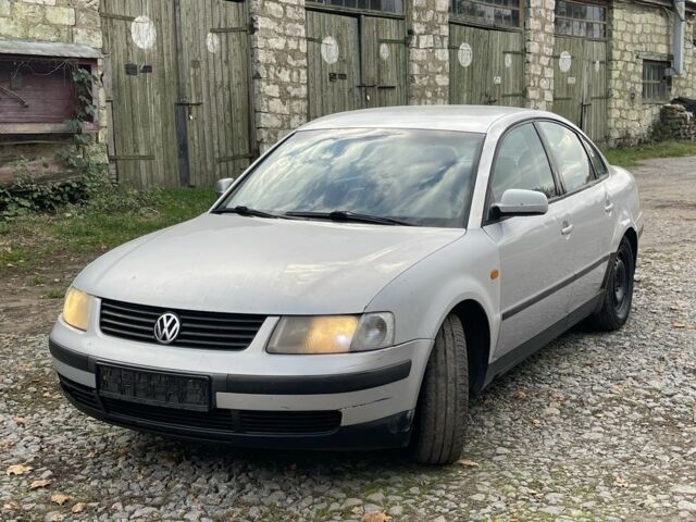 Сірий Фольксваген Пассат, об'ємом двигуна 1.6 л та пробігом 250 тис. км за 999 $, фото 7 на Automoto.ua