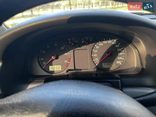 Серый Фольксваген Пассат, объемом двигателя 1.8 л и пробегом 310 тыс. км за 3800 $, фото 4 на Automoto.ua
