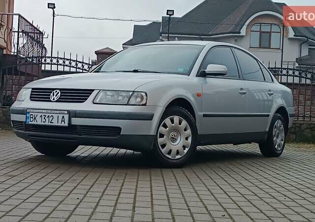 Серый Фольксваген Пассат, объемом двигателя 1.8 л и пробегом 272 тыс. км за 3350 $, фото 3 на Automoto.ua