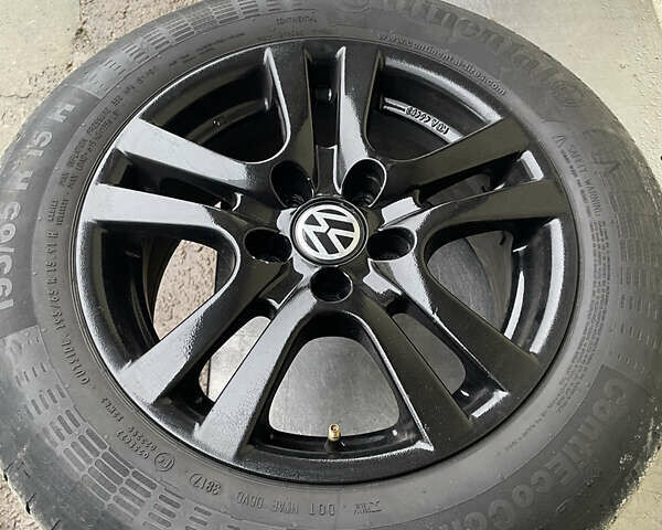 Серый Фольксваген Пассат, объемом двигателя 1.8 л и пробегом 335 тыс. км за 4500 $, фото 13 на Automoto.ua