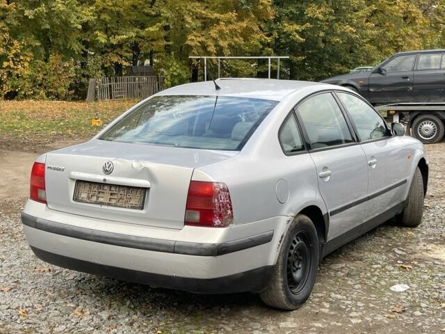 Сірий Фольксваген Пассат, об'ємом двигуна 1.6 л та пробігом 250 тис. км за 999 $, фото 3 на Automoto.ua