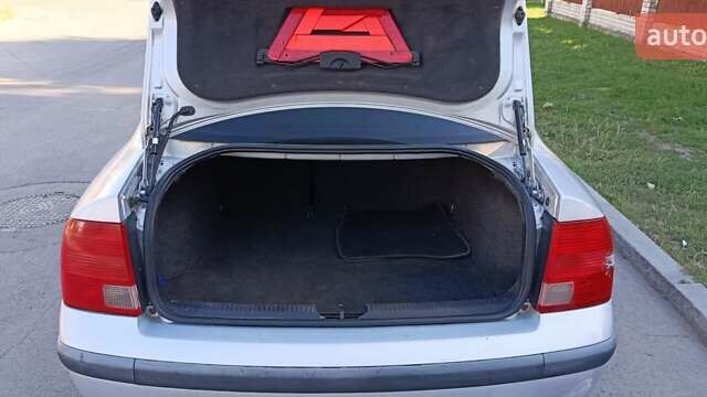 Серый Фольксваген Пассат, объемом двигателя 1.8 л и пробегом 352 тыс. км за 3300 $, фото 8 на Automoto.ua