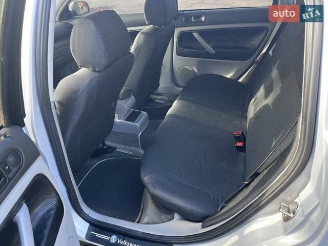 Серый Фольксваген Пассат, объемом двигателя 1.8 л и пробегом 310 тыс. км за 3800 $, фото 6 на Automoto.ua