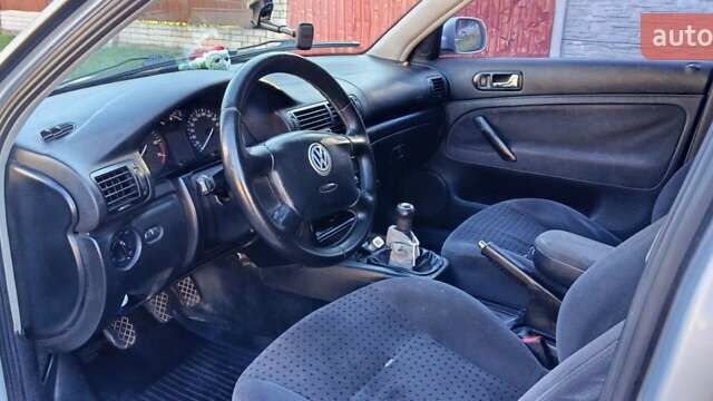 Серый Фольксваген Пассат, объемом двигателя 1.8 л и пробегом 352 тыс. км за 3300 $, фото 6 на Automoto.ua