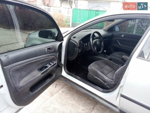 Серый Фольксваген Пассат, объемом двигателя 1.9 л и пробегом 300 тыс. км за 3100 $, фото 8 на Automoto.ua