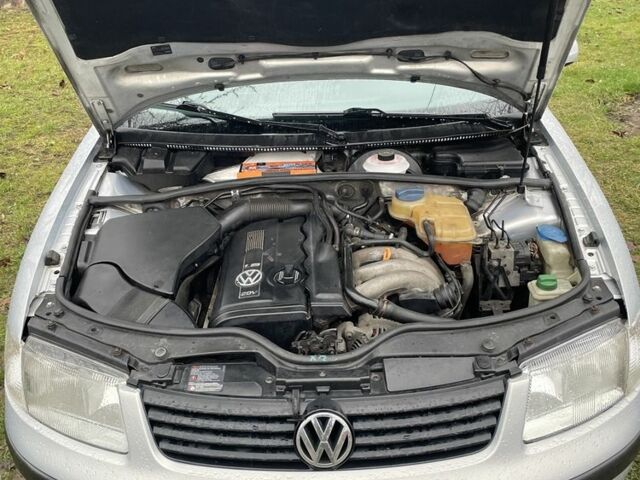 Серый Фольксваген Пассат, объемом двигателя 1.8 л и пробегом 335 тыс. км за 4500 $, фото 2 на Automoto.ua