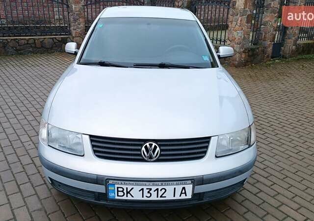 Серый Фольксваген Пассат, объемом двигателя 1.8 л и пробегом 272 тыс. км за 3350 $, фото 30 на Automoto.ua