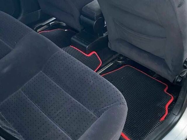 Сірий Фольксваген Пассат, об'ємом двигуна 1.8 л та пробігом 370 тис. км за 3500 $, фото 10 на Automoto.ua