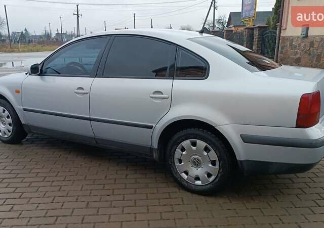 Серый Фольксваген Пассат, объемом двигателя 1.8 л и пробегом 272 тыс. км за 3350 $, фото 15 на Automoto.ua