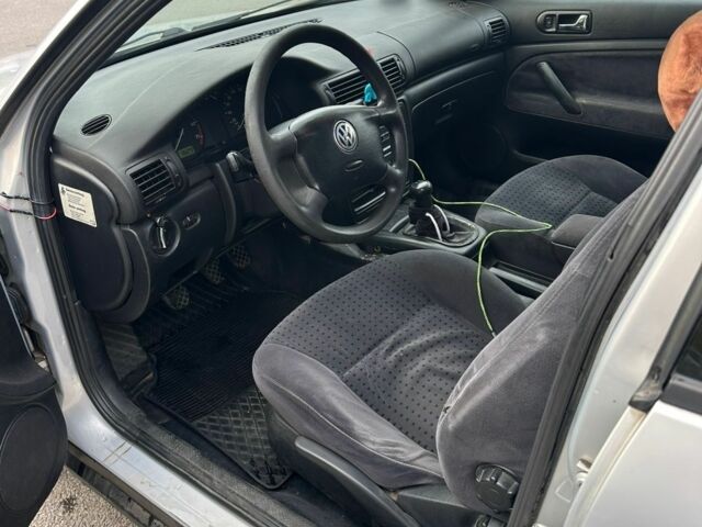 Серый Фольксваген Пассат, объемом двигателя 2 л и пробегом 300 тыс. км за 1550 $, фото 7 на Automoto.ua