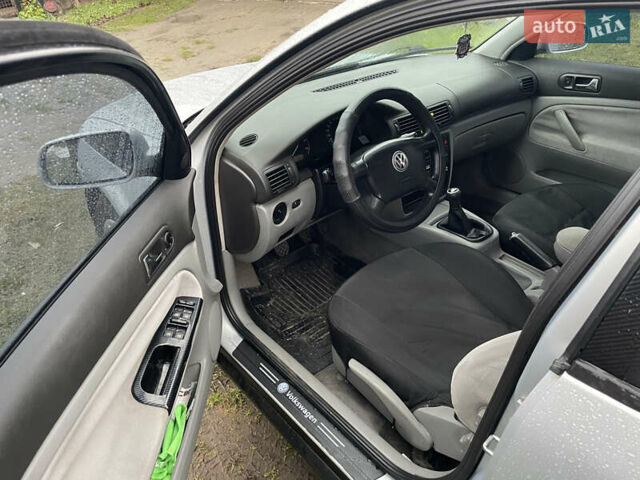 Серый Фольксваген Пассат, объемом двигателя 1.8 л и пробегом 335 тыс. км за 4500 $, фото 11 на Automoto.ua