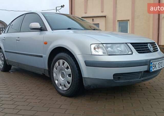 Серый Фольксваген Пассат, объемом двигателя 1.8 л и пробегом 272 тыс. км за 3350 $, фото 27 на Automoto.ua