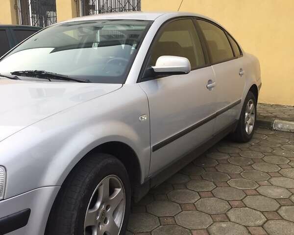 Серый Фольксваген Пассат, объемом двигателя 1.8 л и пробегом 395 тыс. км за 3400 $, фото 2 на Automoto.ua