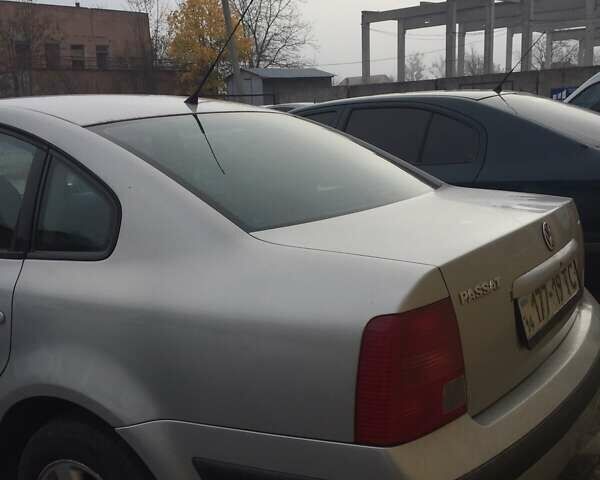 Серый Фольксваген Пассат, объемом двигателя 1.8 л и пробегом 395 тыс. км за 3400 $, фото 4 на Automoto.ua